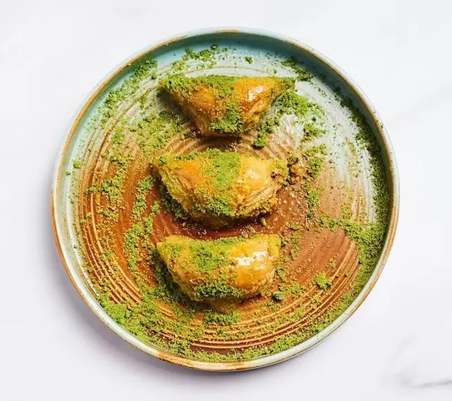 Türkisches Baklava mit Pistazien für ein Catering-Dessert